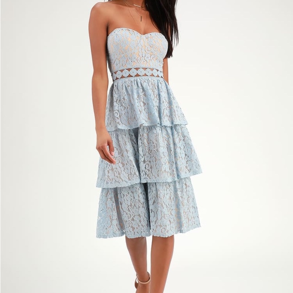Elegant Strapless Lace Dress in Light Blue